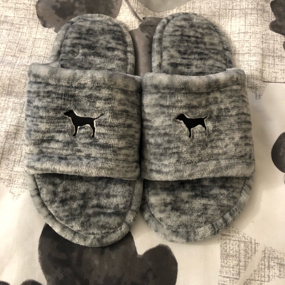 Gray slippers brand new but no tags